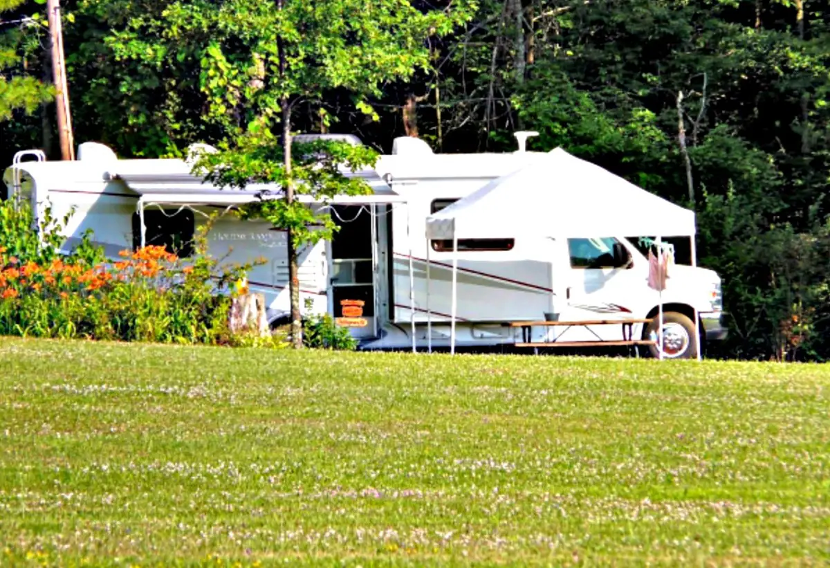 can-someone-live-in-a-camper-on-my-property-camping-your-way